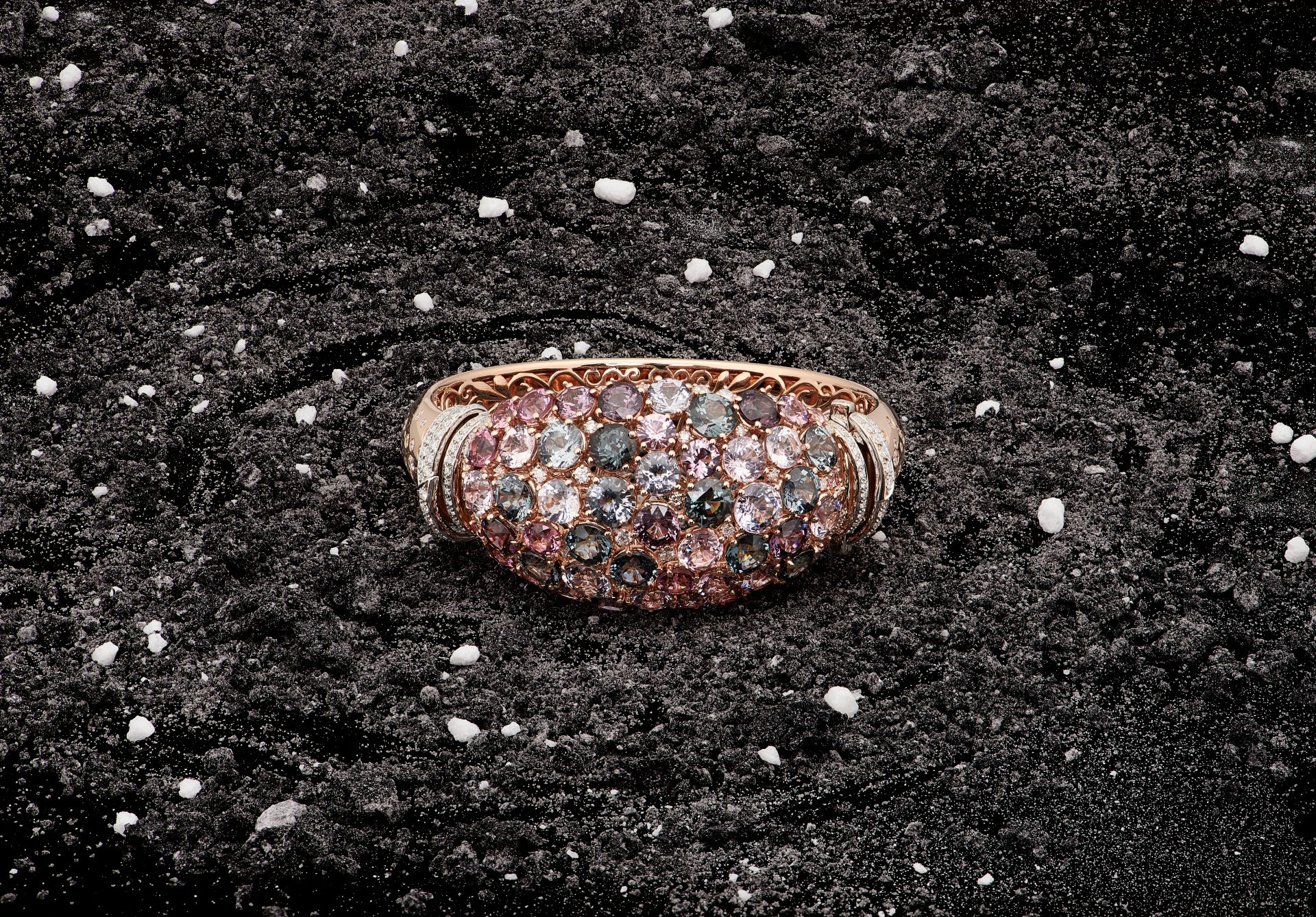 HJ_INNERPAGES_890x620px_22